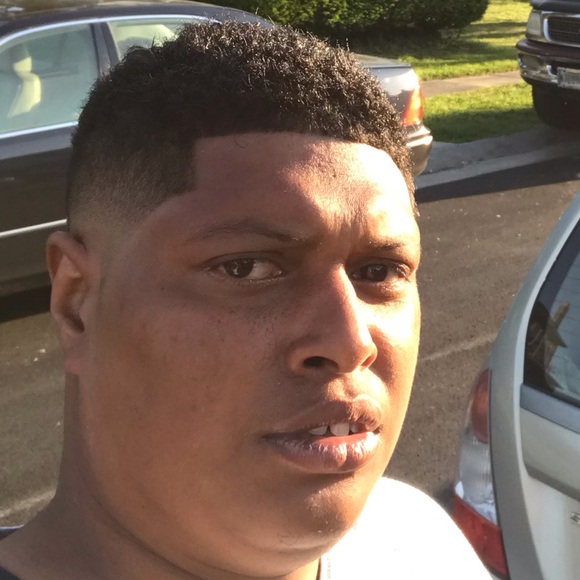 Meet your Posher, Carlos - Picture 1 of 1